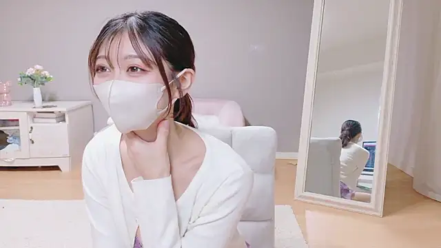 Yuna-ch online show from February 16, 2026, 2:37 pm