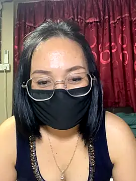 Snapshot of melyiaaa chatting on December 3, 2025, 2:38 pm melyiaaa online show from December 3, 2025, 2:38 pm