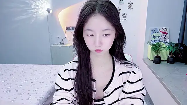 Snapshot of suger-TT chatting on October 9, 2025, 6:52 pm suger-TT online show from October 9, 2025, 6:52 pm