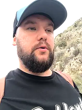 Snapshot of Ole_Plus chatting on October 22, 2025, 9:09 am Ole Plus online show from October 22, 2025, 9:09 am