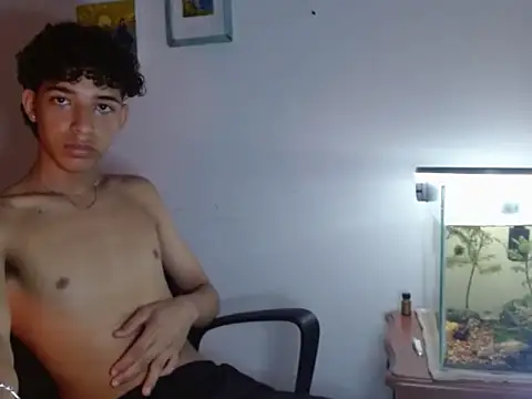 Snapshot of Xtremeplay_18 chatting on September 22, 2025, 8:48 pm Xtremeplay 18 online show from September 22, 2025, 8:48 pm