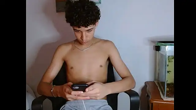 Snapshot of Xtremeplay_18 chatting on October 3, 2025, 10:00 pm Xtremeplay 18 online show from October 3, 2025, 10:00 pm