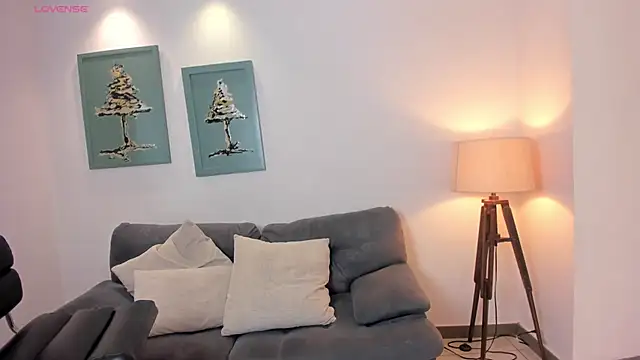 Snapshot of VeronicaBlue chatting on October 31, 2025, 9:39 am VeronicaBlue online show from October 31, 2025, 9:39 am