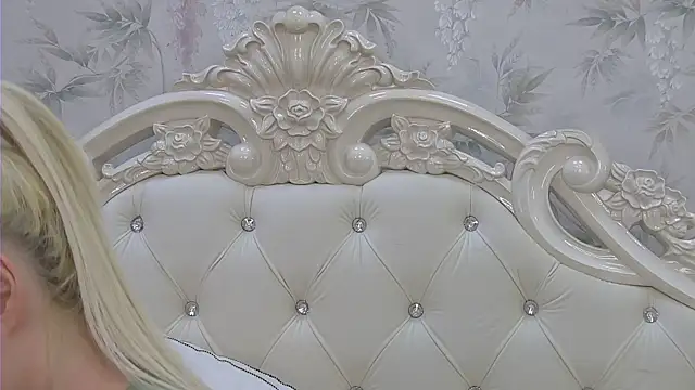 Snapshot of EllieFrosty_ chatting on November 28, 2025, 5:02 pm EllieFrosty online show from November 28, 2025, 5:02 pm