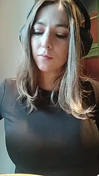 Snapshot of evafolver chatting on November 12, 2025, 11:58 am evafolver online show from November 12, 2025, 11:58 am