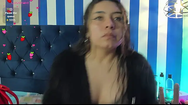 valeria rouse28 online show from September 17, 2025, 4:20 pm