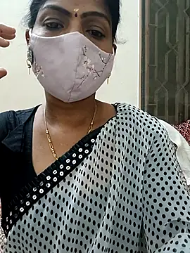 Snapshot of Rithya27 chatting on December 13, 2025, 8:04 pm Rithya27 online show from December 13, 2025, 8:04 pm