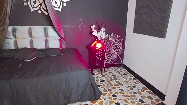 Maylu Fox online show from November 1, 2025, 12:43 pm