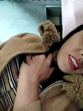 Sinejdk3 online show from December 4, 2025, 9:14 pm