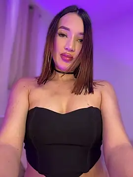Snapshot of Bella-taylorr chatting on May 8, 2026, 11:14 am Bella-taylorr online show from May 8, 2026, 11:14 am