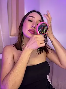 Snapshot of Bella-taylorr chatting on May 11, 2026, 2:45 pm Bella-taylorr online show from May 11, 2026, 2:45 pm