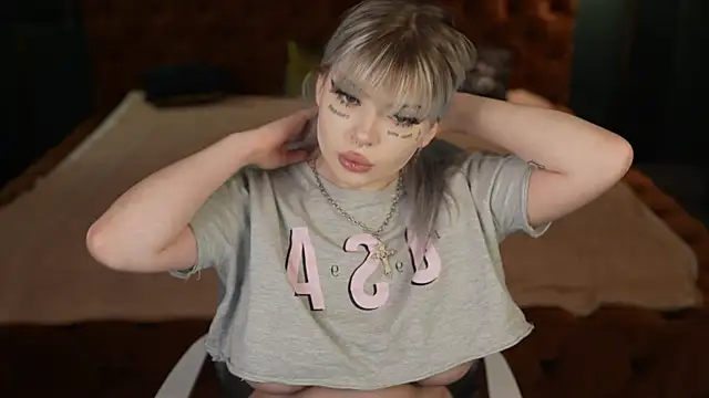 Yuki sun online show from November 8, 2025, 3:26 pm