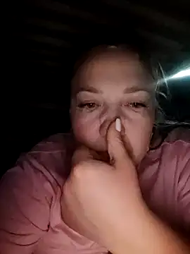 Snapshot of Kiss_Eva chatting on October 10, 2025, 9:59 pm Kiss Eva online show from October 10, 2025, 9:59 pm