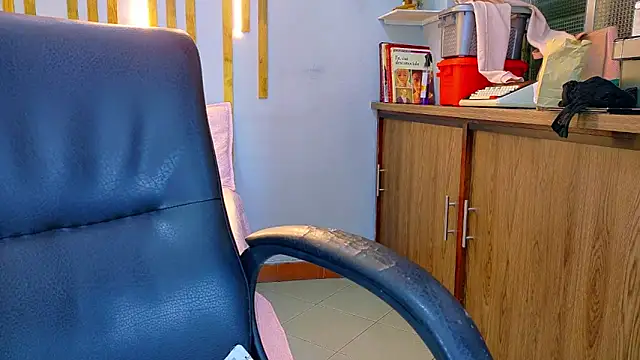 Snapshot of Angel_saez chatting on November 18, 2025, 10:40 am Angel saez online show from November 18, 2025, 10:40 am