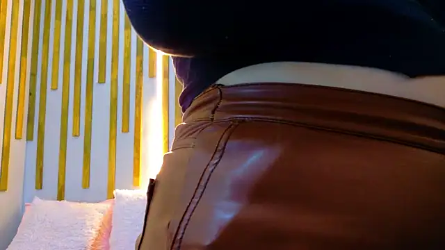 Snapshot of Angel_saez chatting on December 4, 2025, 10:58 am Angel saez online show from December 4, 2025, 10:58 am