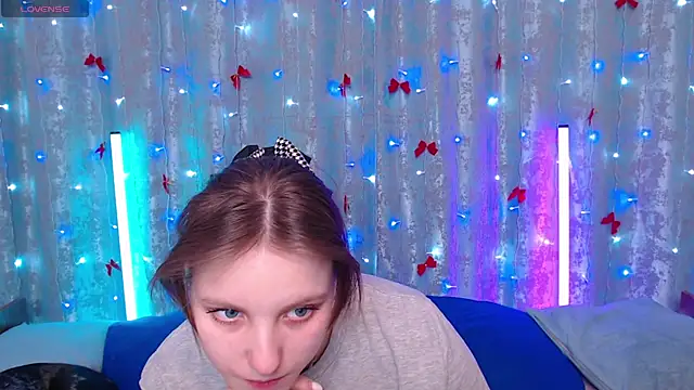 Leonaalove online show from February 6, 2026, 12:12 pm