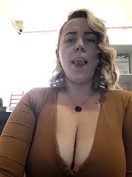 CurvyLust x online show from September 25, 2025, 2:23 pm