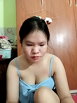 emyeuhss online show from October 8, 2025, 12:12 am