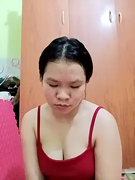 emyeuhss online show from September 11, 2025, 5:18 am