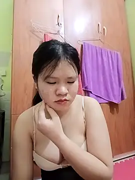 emyeuhss online show from October 14, 2025, 2:28 pm