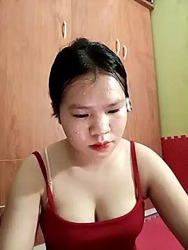 emyeuhss online show from September 23, 2025, 4:03 pm