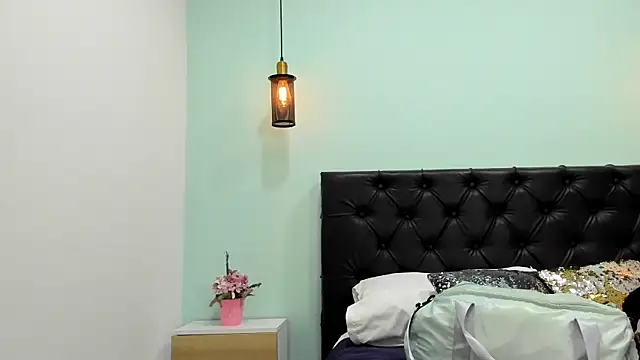 Snapshot of Marianee_Rousse chatting on November 27, 2025, 10:32 pm Marianee Rousse online show from November 27, 2025, 10:32 pm