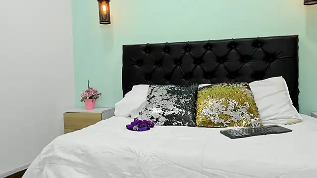 Snapshot of Marianee_Rousse chatting on November 28, 2025, 10:21 pm Marianee Rousse online show from November 28, 2025, 10:21 pm