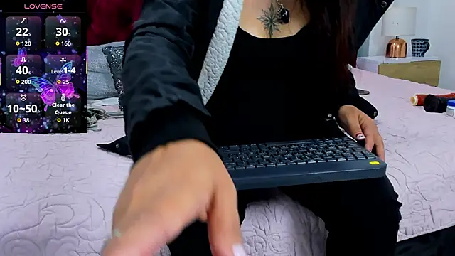 Snapshot of Marianee_Rousse chatting on December 15, 2025, 11:49 am Marianee Rousse online show from December 15, 2025, 11:49 am