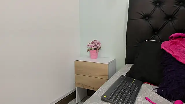 Snapshot of Marianee_Rousse chatting on November 14, 2025, 10:24 pm Marianee Rousse online show from November 14, 2025, 10:24 pm