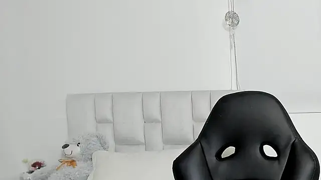 Ms milarose online show from November 23, 2025, 2:43 am