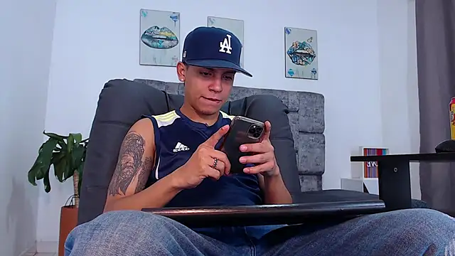 david santos16 online show from October 21, 2025, 10:20 pm