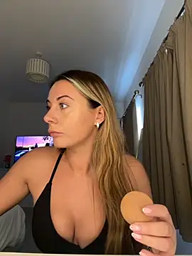 Scarlettroseeee online show from October 11, 2025, 3:35 pm