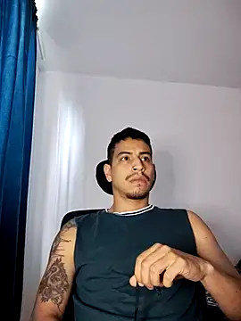 Juann-cock online show from November 26, 2025, 2:17 pm