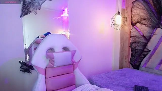 Snapshot of Lilith_curvy chatting on November 3, 2025, 7:50 pm Lilith curvy online show from November 3, 2025, 7:50 pm