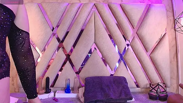 Snapshot of Lilith_curvy chatting on December 5, 2025, 8:17 pm Lilith curvy online show from December 5, 2025, 8:17 pm