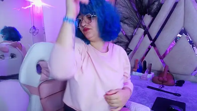 Snapshot of Lilith_curvy chatting on November 2, 2025, 8:03 pm Lilith curvy online show from November 2, 2025, 8:03 pm