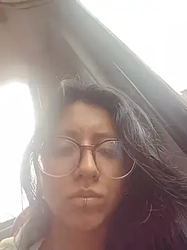 Snapshot of VioletxBloom chatting on December 15, 2025, 5:52 pm VioletxBloom online show from December 15, 2025, 5:52 pm