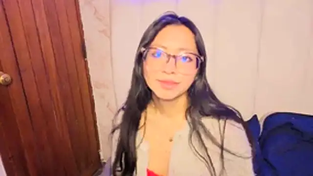 Snapshot of VioletxBloom chatting on November 16, 2025, 7:07 pm VioletxBloom online show from November 16, 2025, 7:07 pm