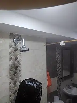 Snapshot of VioletxBloom chatting on November 28, 2025, 4:51 pm VioletxBloom online show from November 28, 2025, 4:51 pm