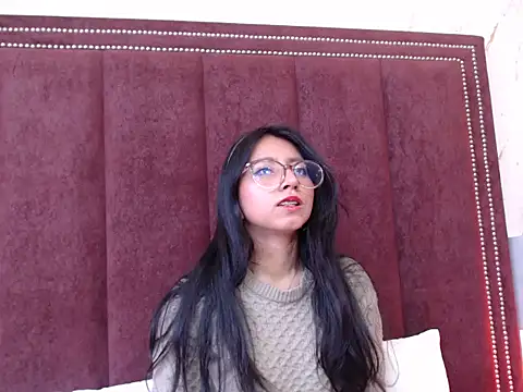 Snapshot of VioletxBloom chatting on September 11, 2025, 7:36 pm VioletxBloom online show from September 11, 2025, 7:36 pm