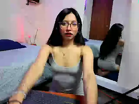 Snapshot of VioletxBloom chatting on November 27, 2025, 1:17 am VioletxBloom online show from November 27, 2025, 1:17 am