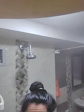 Snapshot of VioletxBloom chatting on November 29, 2025, 7:25 pm VioletxBloom online show from November 29, 2025, 7:25 pm