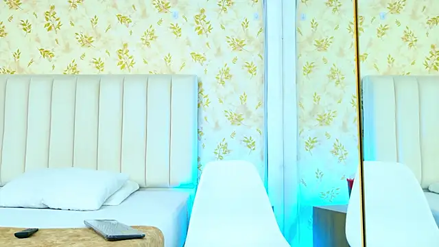 Snapshot of Samanta_Isel chatting on January 19, 2026, 3:10 am Samanta Isel online show from January 19, 2026, 3:10 am