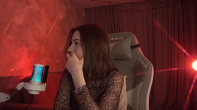 LumeNova online show from March 6, 2026, 2:17 am