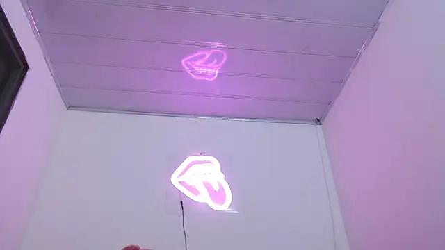 valerii fox 69 online show from February 6, 2026, 11:23 pm