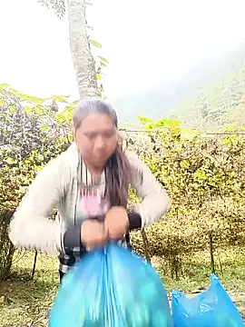 quynhkoolbae online show from December 22, 2025, 3:17 am