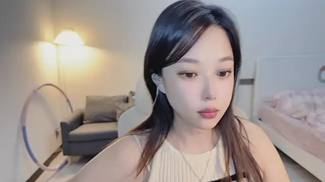 Maymay  online show from November 15, 2025, 2:32 pm