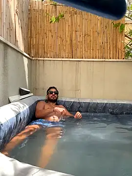 Snapshot of husbandandwifetobe chatting on September 26, 2025, 10:33 am husbandandwifetobe online show from September 26, 2025, 10:33 am