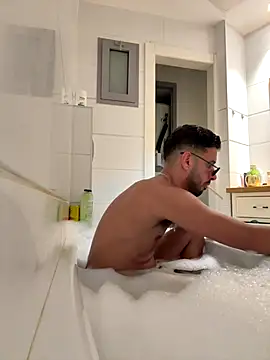 Snapshot of husbandandwifetobe chatting on October 18, 2025, 7:05 pm husbandandwifetobe online show from October 18, 2025, 7:05 pm