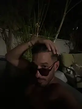 Snapshot of husbandandwifetobe chatting on September 12, 2025, 6:29 pm husbandandwifetobe online show from September 12, 2025, 6:29 pm